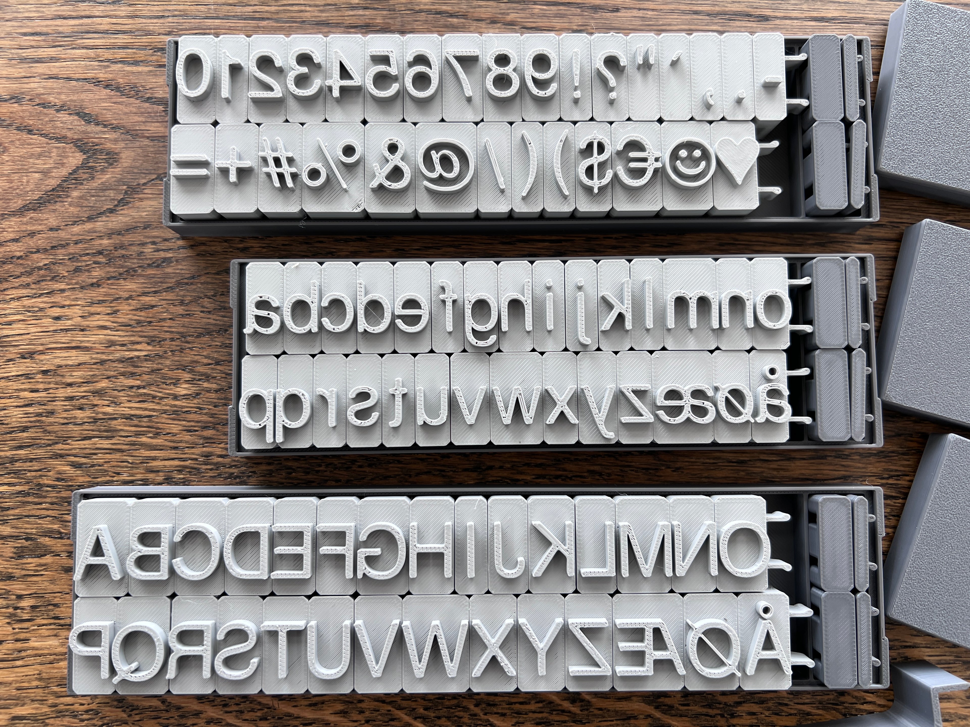 TypeStamp Connect - Helvetica - Medium